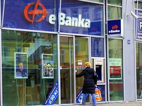 eBanka zaniká. Integrace s Raiffeisenbank jde do finále.