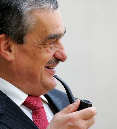 Ministr zahranií Karel Schwarzenberg.