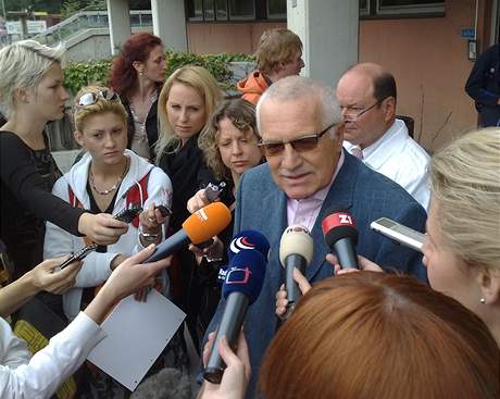 Václav Klaus bhem setkání s novinái 18. ervna 2008