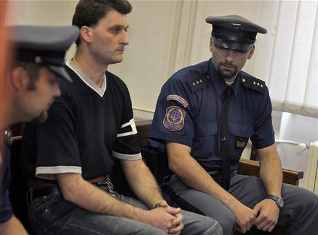 Radek Houvic, odsouzený za vradu matky na 13 let