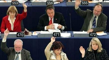 Pro chemický zákon hlasovalo 407 europoslanc, 155 bylo proti. Ilustraní foto.