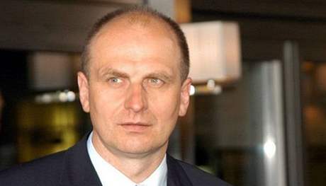 Horkým kandidátem na keslo ministra zahranií je Petr Gandalovi.