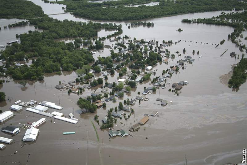 Americkou Iowu zasáhly masivní záplavy