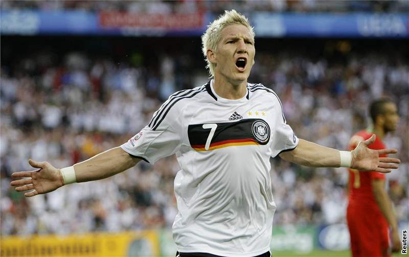 RADOST: Schweinsteiger se vrátil do sestavy a hned dal Portugalsku gól.