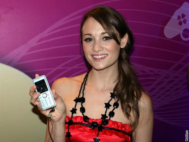 Pedstavení nových model Sony Ericsson na veletrhu Communicasia v Singapuru