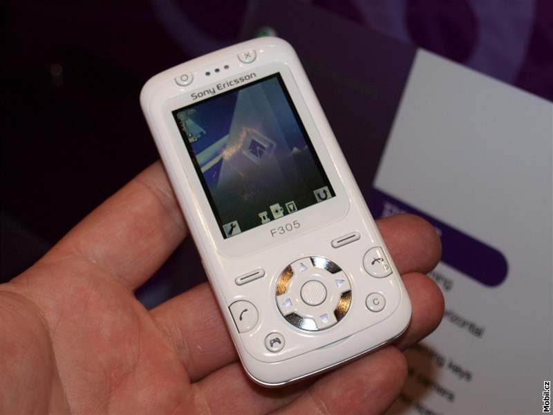 Pedstavení nových model Sony Ericsson na veletrhu Communicasia v Singapuru