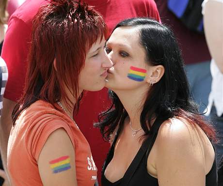 Prvod gay a lesbiek se uskutenil koncem ervna v Brn.