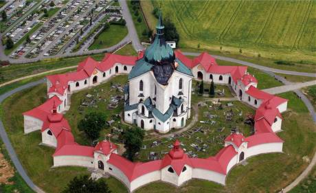Bouka poniila stechu kostela sv. Jana Nepomuckho ve ru nad Szavou.