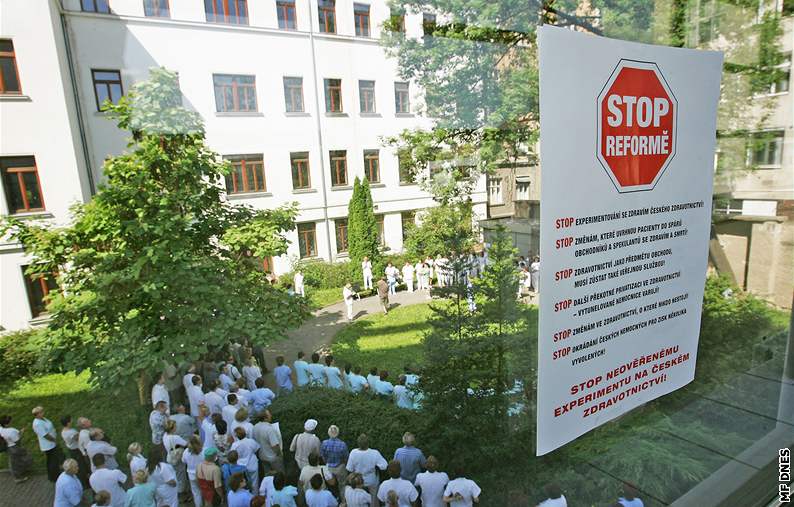 Stávkující zamstnanci Úrazové nemocnice v Brn