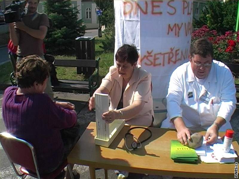 Protest zdravotník v nemocnici na Vinohradech