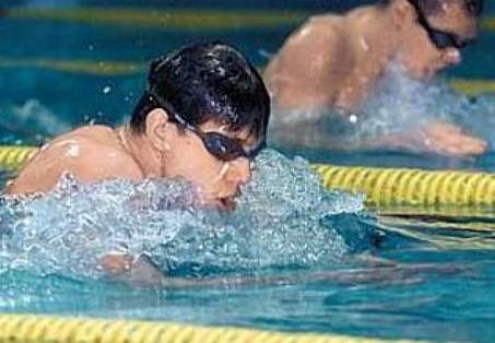 Jihlavský plavec Tomá Fuík závodí na mistrovství Evropy v plavání v krátkém bazénu v Eindhovenu.