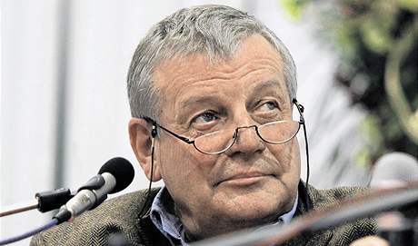 Spisovatel a noviná Karel Hvíala