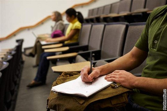 Pro nkteré studenty právnické fakulty v Olomouci  je zimní semestr netradiní - zatím nemou dlat zkouky, státnice ani nemají vechny pednáky.