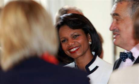 Condoleezza Riceová pijela do Prahy, aby podepsala smlouvu o stavb amerického protiraketového radaru v Brdech.