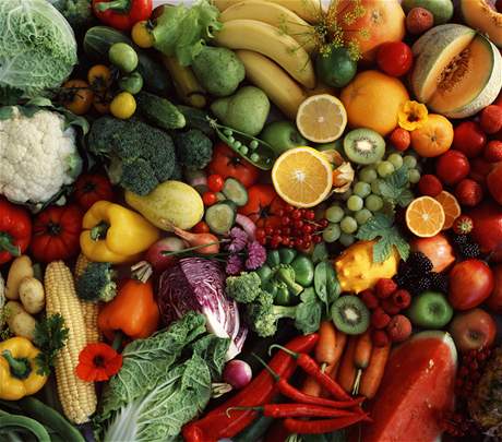 Svtová zdravotní organizace doporuuje denní istý píjem 400 gram ovoce a zeleniny na osobu.  Ilustraní foto