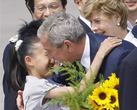 George Bush piletl do Japonska na summit G8 (6. ervence 2008)