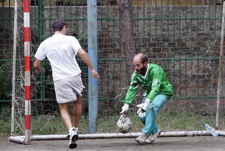 Prvoligov fotbalist sehrli v Brn ptelsk utkn s bezdomovci