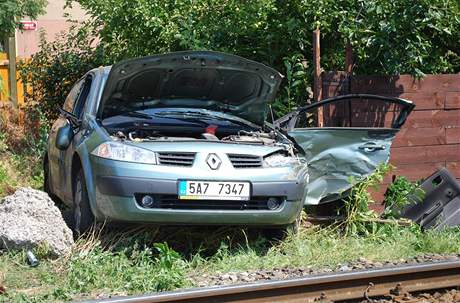 V Praze 6 se srazil vlak s autem. (3.7.2008)