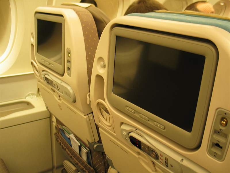 Interiér letadla A380 -  sedadla v ekonomické tíd