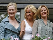 lenky skupiny ABBA Agnetha Faltskog a Anni-Frida Reuss (vpravo) s herekami Meryl Streep a Christine Baranski