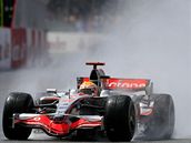 Lewis Hamilton na mokr trati