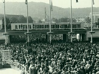 Vkladnmi sknmi eskoslovenskho strojrenstv v letech 1956 