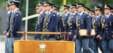 Slavnostn vyazen absolvent Vojensk akadamie v Brn