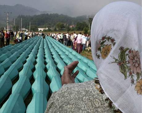V Srebrenici zahynulo bhem nkolika dn osm tisíc bosenských muslim