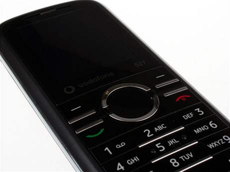 Recenze mobilního telefonu Vodafone 527