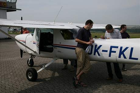 Mal cessna, kter avie doprovz a naviguje je (27. ervence 2008)