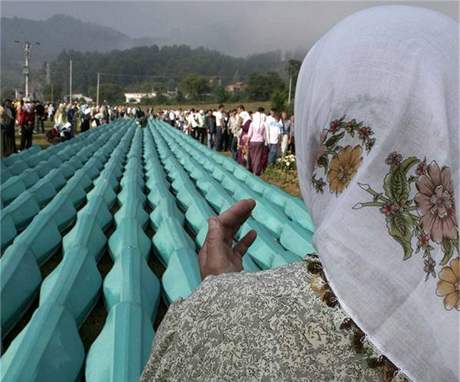 V Srebrenici zahynulo bhem nkolika dn osm tisíc bosenských muslim