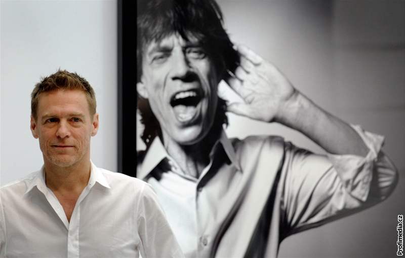 Bryan Adams se svou fotografií Micka Jaggera