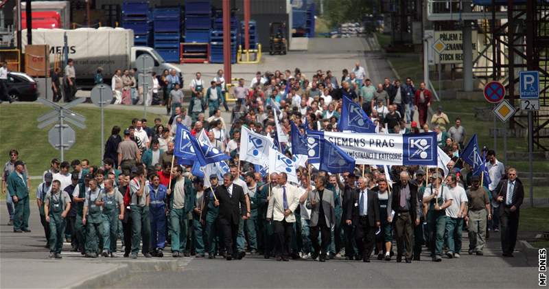 Zamstnanci Siemens protestovali ped zliínským závodem