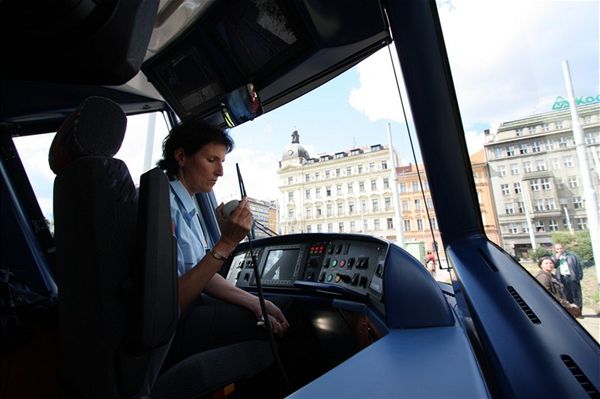 Tramvaj srazila chodce. Vyproovn sraenho 