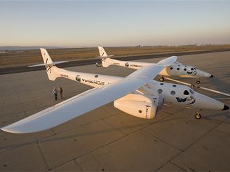 Virgin Galactic - nov nosn letoun Eve