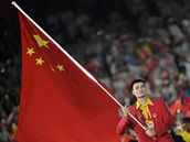 Vlajkono nsk vpravy Yao Ming pi slavnostnm zahjen OH v Pekingu
