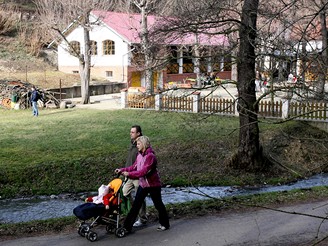 Divok rka - v pozad restaurace Dv skok