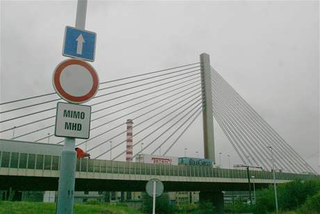 Lanový most na Jiní spojce v Praze