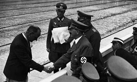 Adolf Hitler na olympid v Mnichovu v roce 1936