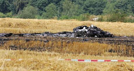 Ultralehk letadlo se ztilo u Svinc na eskokrumlovsku. (10. srpna 2008)