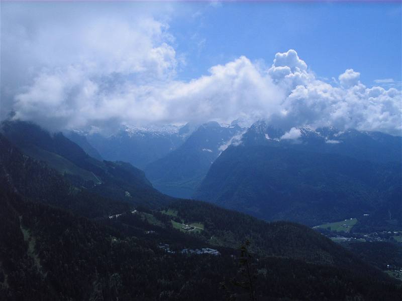 z vrchu Kehlstein, Hitlerova Orlího hnízda, pohled na Bavorské Alpy