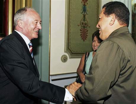 Ken Livingstone a Hugo Chávez (27. srpna 2008)