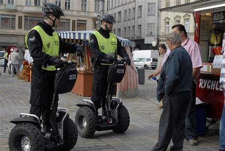 Mstská policie Plze na vozítcích Segway