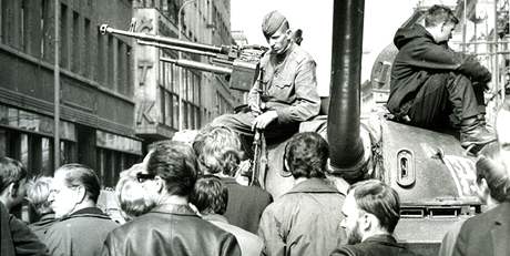 Sovtsk tank u TK v prask Opletalov ulici 21. srpna 1968