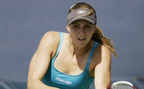 eská tenistka Nicole Vaidiová se s turnajem ve Stuttgartu rozlouila hned v 1. kole.