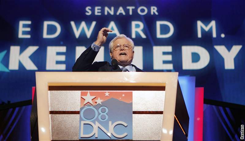 Sjezd amerických demokrat v Denveru. Senátor Edward Kennedy (25. srpna 2008)