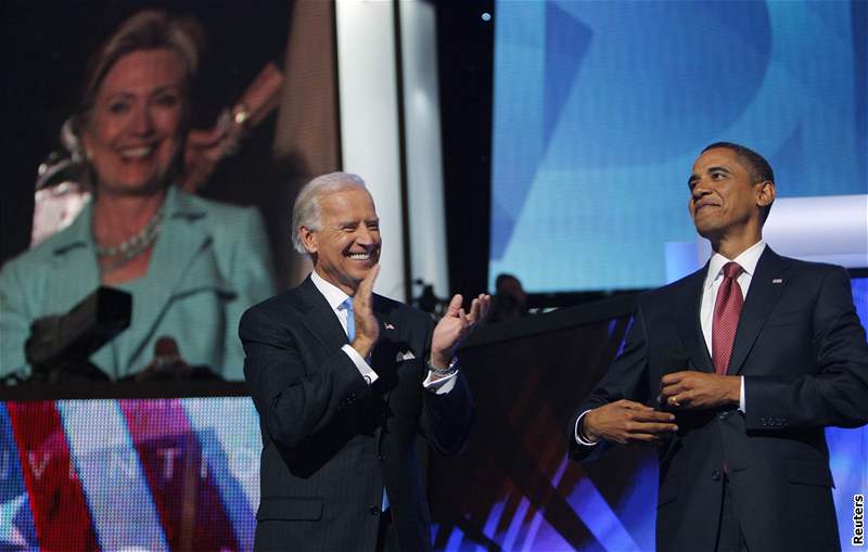 Barack Obama a Joe Biden na sjezdu demokrat v Denveru (27. srpna 2008)