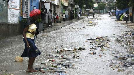 V haitsk metropoli zpsobila boue Gustav zplavy v ulicch