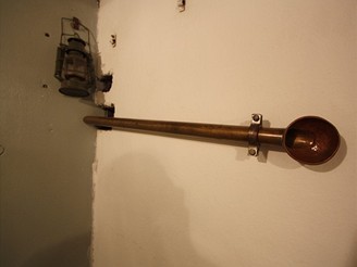 Potrubn telefon  spojujc steleckou mstnost s levm zvonem