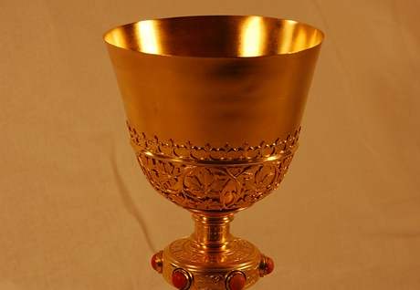 Mení pohár, který si nechal ze svých vyznamenání zhotovit Beda Dudík.